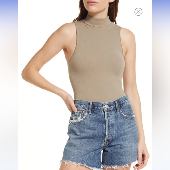 Good American Mock Neck Seamless Bodysuit. Size 3/4. Tan and black - Picture 4 of 7